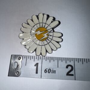 Large Daisy With Lightening Straight Pin Brooch